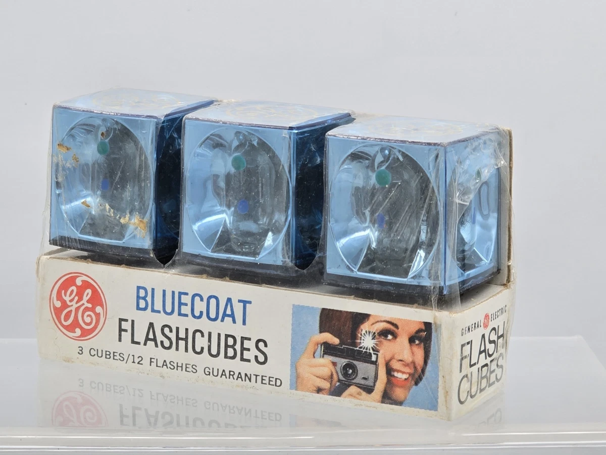 Vintage 2 Flash Cubes Flashcubes - Kmart Focal Power Plus