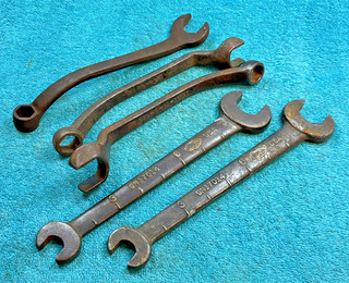 Lot of (5) Antique FORD Script Wrenches Garage Shop Mechanics Specialty Tools
