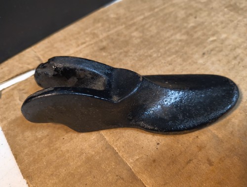 5 Antique Cobbler's Shoe Last/Lathe Top pieces Cast Iron - Picture 5 of 7