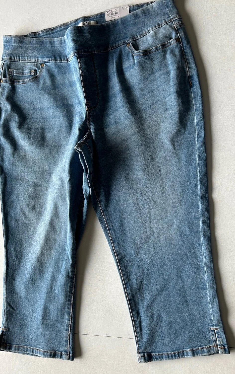 Croft And Borrow Size 16 Capri Mid Rise Capris NWT Pull On