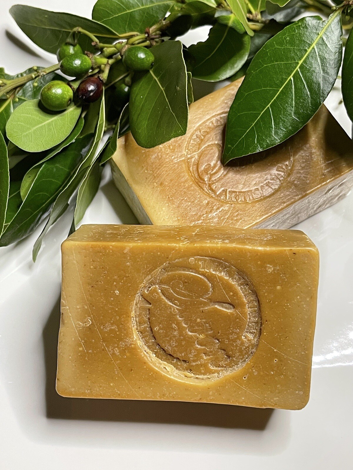 Savon baie de laurier et huile d'olive pour purifier la peau mixte au quotidien