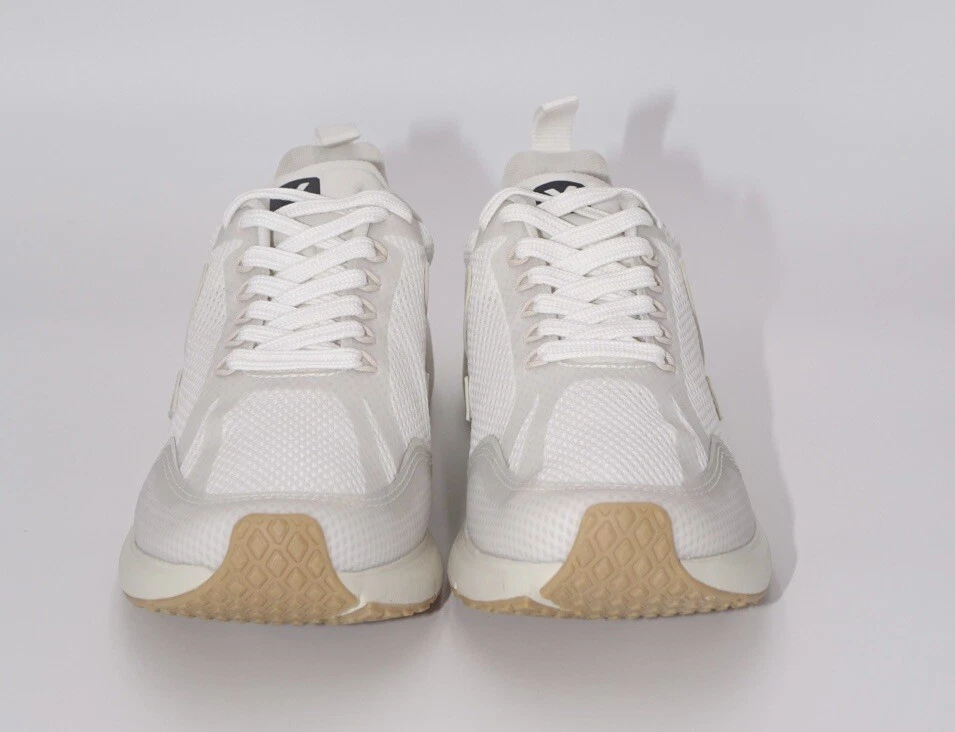Barneys veja hotsell sneakers