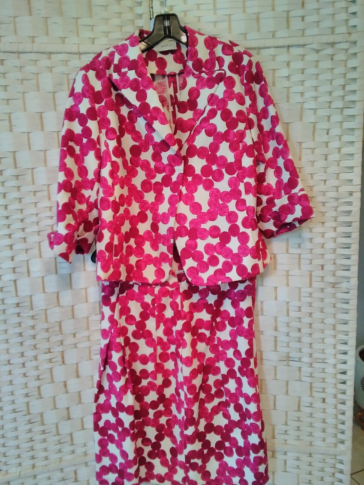 Picture 1 of 4