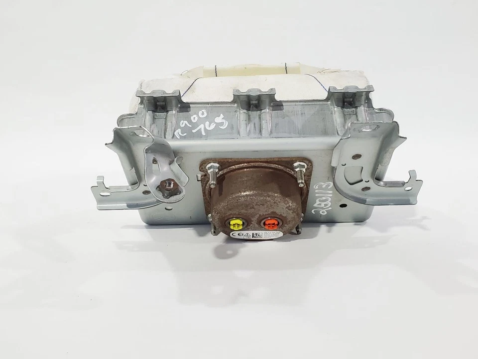 2006 年马自达 Miata 原始设备制造商乘客仪表板 0080.P1.10.0029 — 第 3/4 张图片