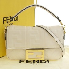 Bolso de Hombro FENDI Baguette Pequeño 8BS017 Piel de Cordero Beige con Caja #TYB514