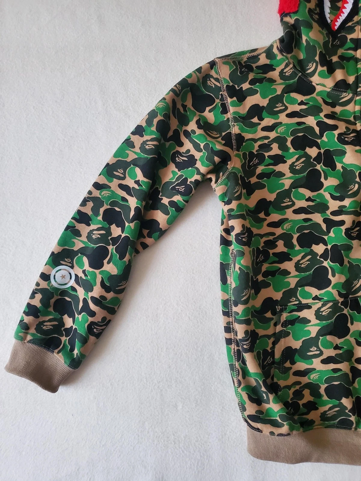 A BATHING APE (BAPE) Felpa con cappuccio uomo A Bathing Ape verde medio mimetico squalo full zip Bape WGM Tiger Japan