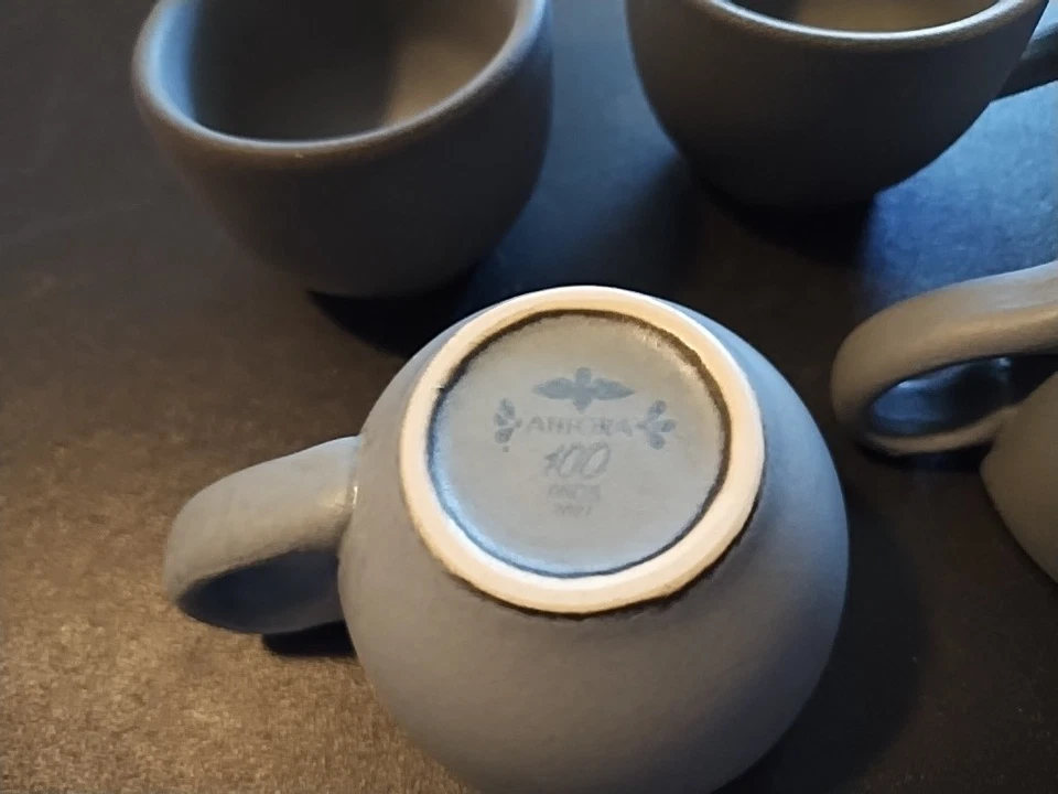 Tazas grises 4"X 2" tazas expreso, piedra, americanas 100 años en la parte inferior Foto 4 de 4