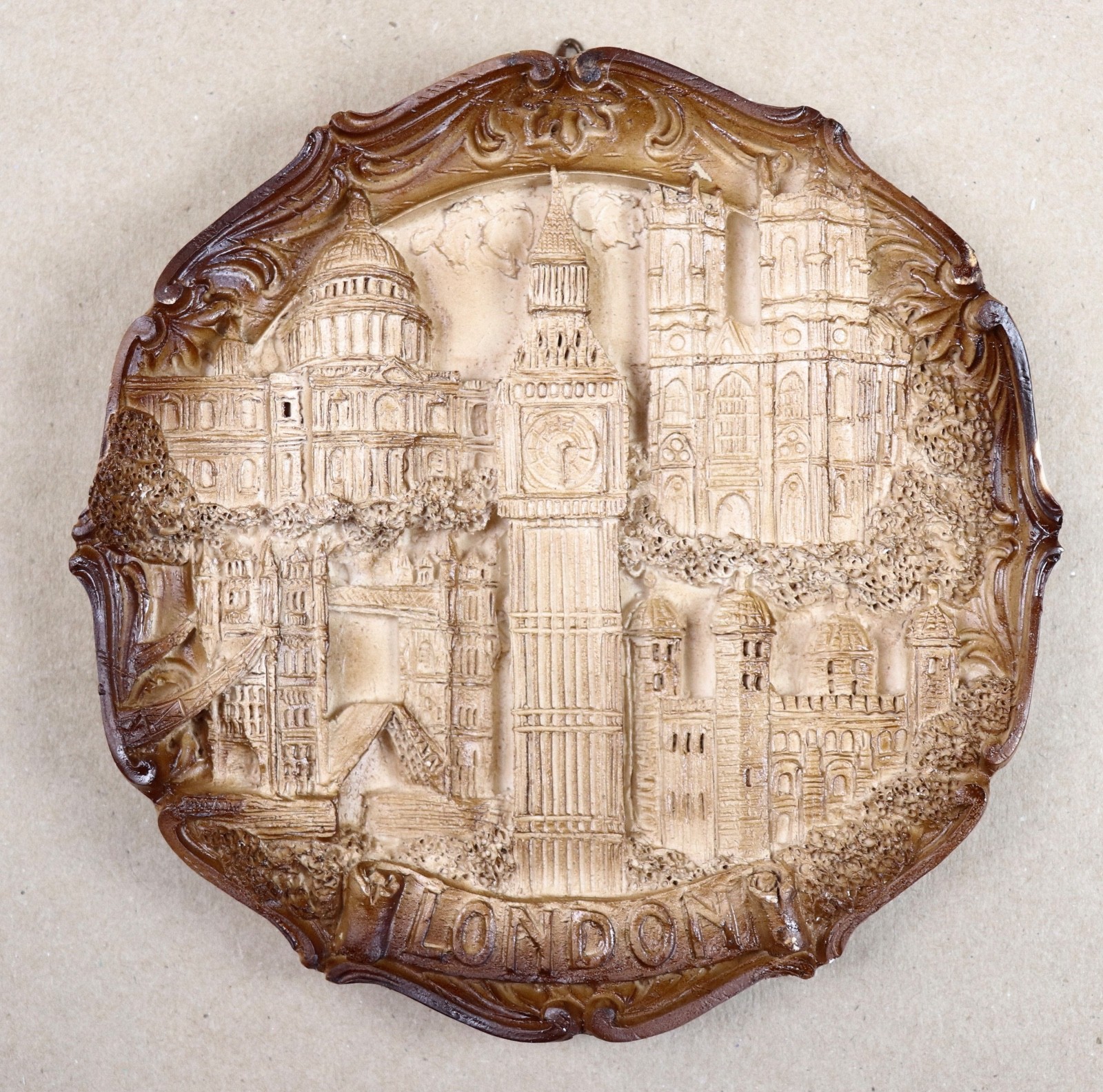Vintage London Big Ben Carved Wood like 3D Decorative Wall Plate Plaque Souvenir