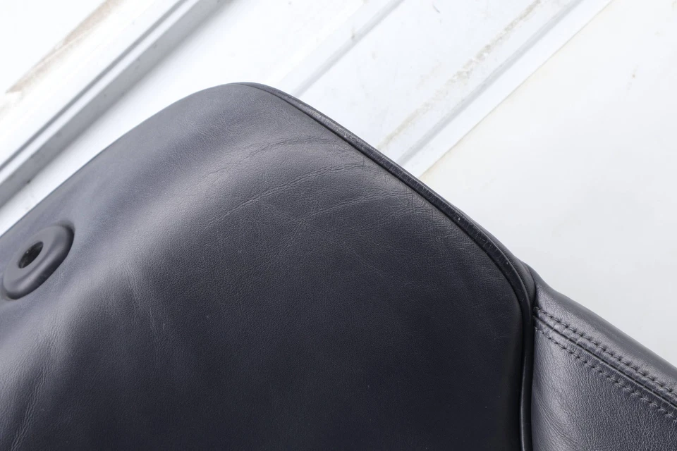 AUDI S8 2007-2010 - Conjunto de cojín de respaldo de asiento superior delantero derecho (cuero) Foto 2 de 4