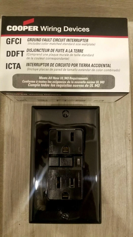 (C) COOPER VGF15FBK GFCI DECORATOR DUPLEX  RECEPTACLE 15A 125V BLACK B1 QTY 1 - Image 3 of 3