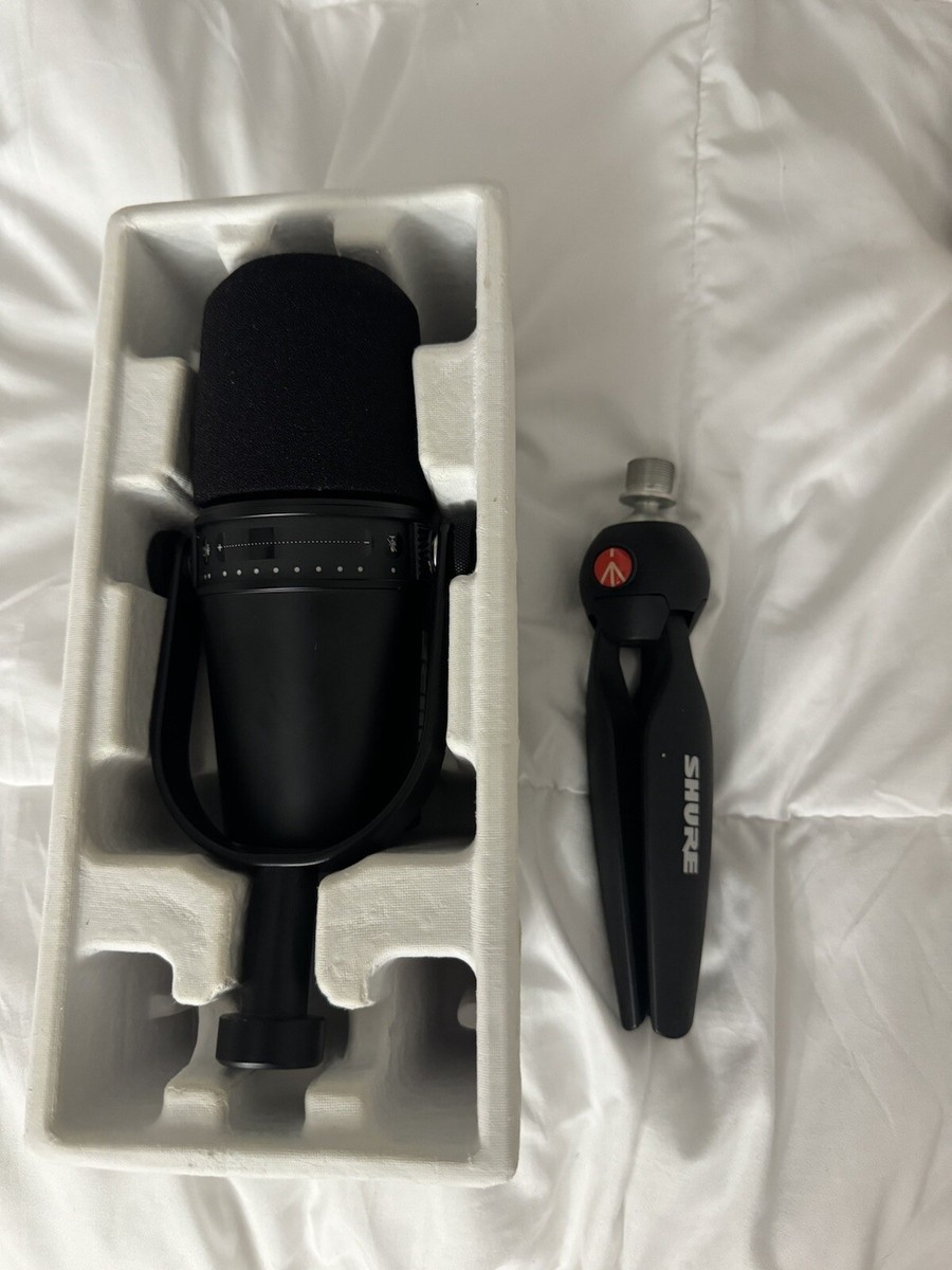 Shure MV7 USB Microphone with Manfrotto Pixi Mini Tripod Set