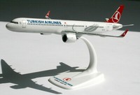 Turkish Airlines Airbus A321Neo 1:200 Herpa Snap-Fit Flugzeugmodell 612210 A321