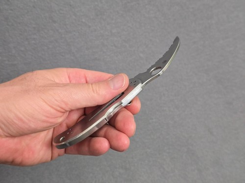 SPYDERCO VG-10 SEKI Harpy Satin Finished Lockback Pocket Knife w/Reversible Clip - Picture 17 of 22