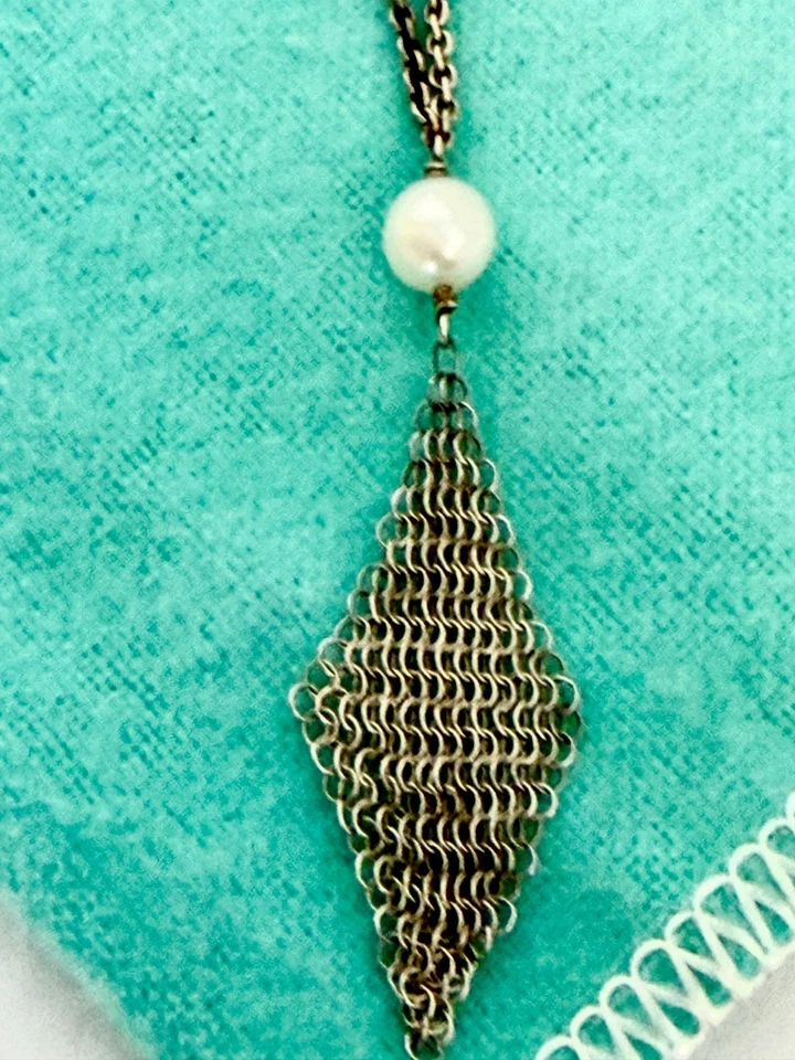 Collar colgante Tiffany & Co. Elsa Peretti plata esterlina malla borla y perlas Foto 3 de 4