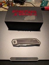 Enrique Pena x Series Old Mula Brown Knife Thumbstud with Canvas Micarta Inlay