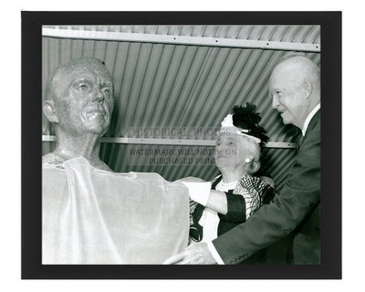 EISENHOWER UNVEILS MARSHALL BUST HUNTSVILLE 1960 8X10 FRAMED PHOTO