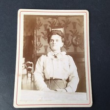 Altes Foto datiert 1904 Innenraum Jugendstil Mode Schmuck Fotografie Albumine