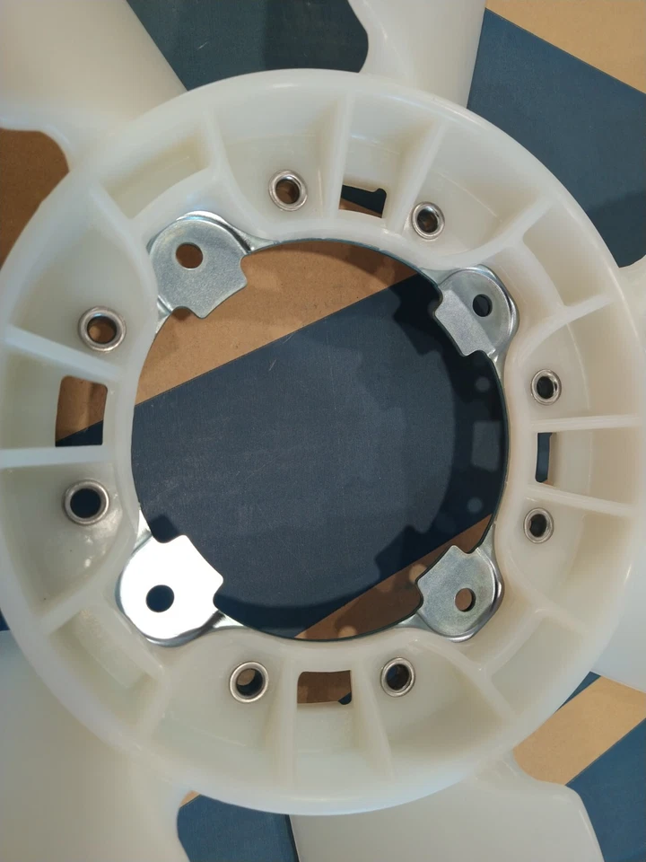 Ventilador de refrigeración del motor Toyota Sequoia Lexus GX470 hoja de embrague Aisin FNT-016 Foto 2 de 4