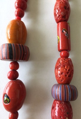 Collier Long Ethnique Avec Perles En Pâte De Verre Type Murano - Années 1970, Occasion, Métal Blanc/bronze