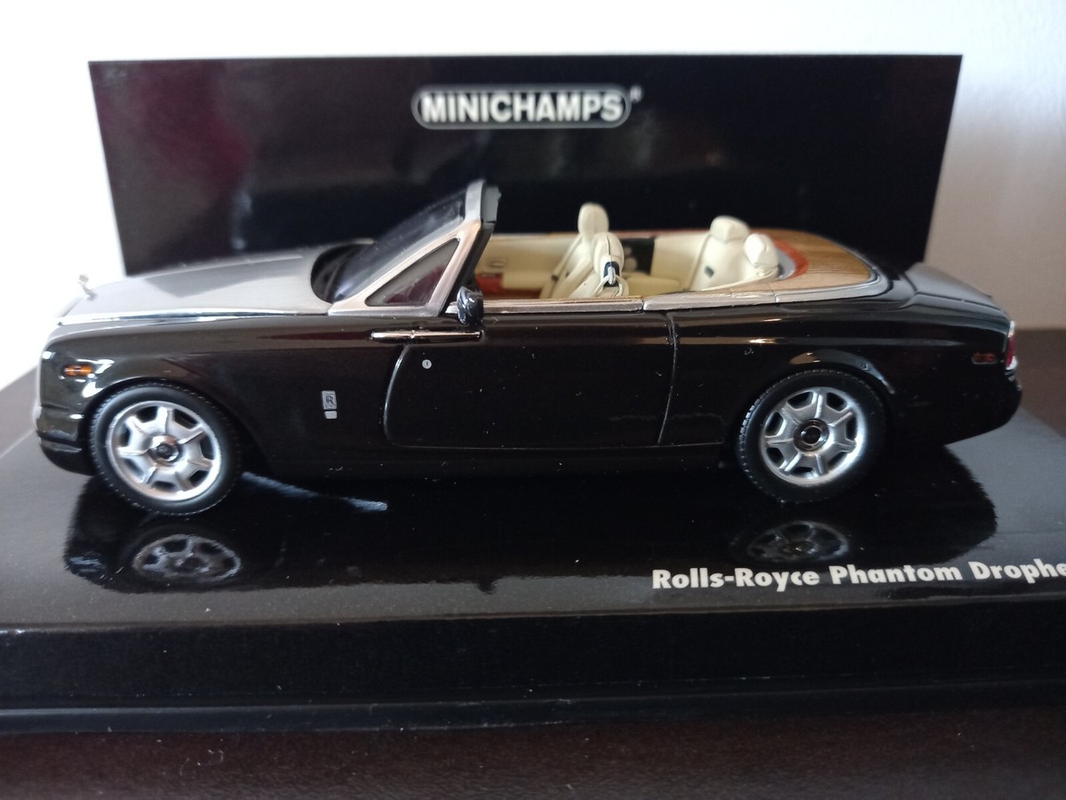Minichamps 1/43 Rolls-Royce Phantom Drophead Coupe Black