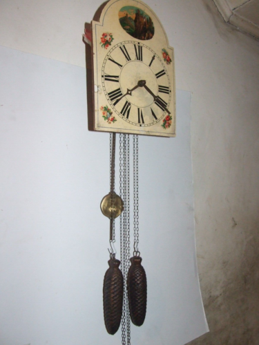 ANTIQUE BLACK FOREST GERMAN WOODSHIELD THE WALL CLOCK RESTORED WORKS  1900's - Picture 1 of 12