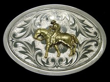 TA09161 VINTAGE 1970s  COWBOY RIDING HORSE  ENGRAVED WESTERN  COWBOY BUCKLE