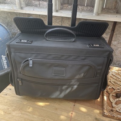 NEEDS REPAIR Preowned Tumi USA Black 18  Wheeled Carry On Pilot Briefcase 2276d3