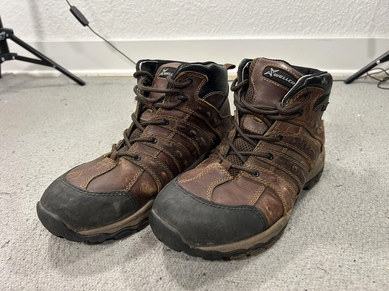 Wellco Boots Mens Size 9 Brown Leather Waterproof Hiking Trail Outdoor Shoes