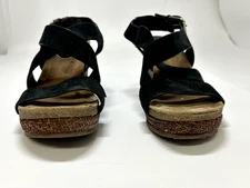 289 super comfy Sofft sandals. Womens size 9.5
