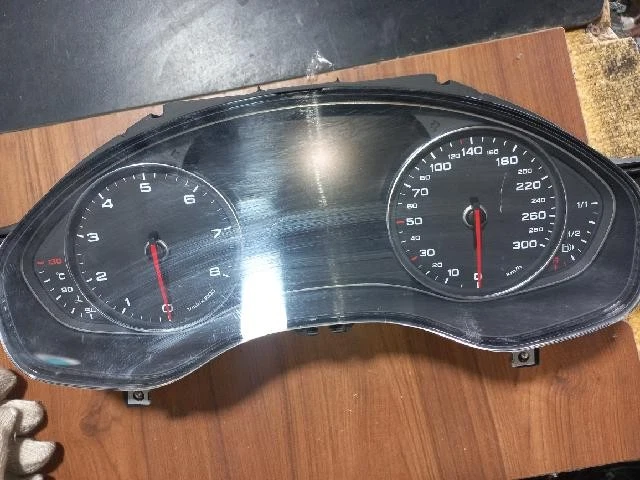 Nuevos grupos de instrumentos Audi A6 TFSI Quattro 2011 Foto 2 de 4