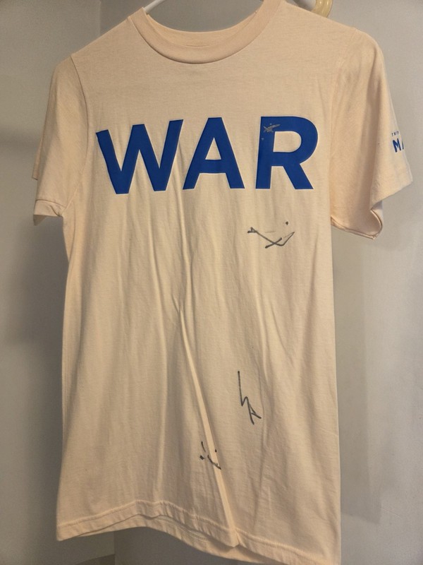 30 Seconds to MARS WAR Shirt Small. Signed by Band Members 2009. tour concert 