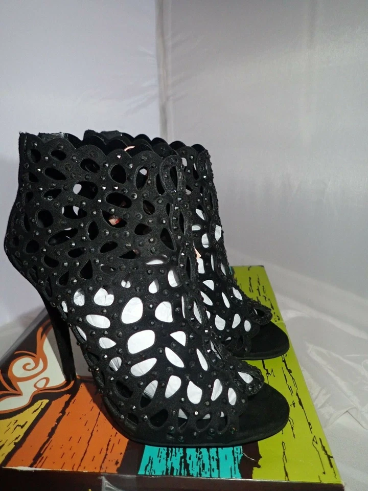 Botines negros ZIGIny Darlah con estrás enjaulados 5 M y 5,5 M Foto 3 de 4