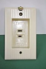 VINTAGE Clock Outlet Receptacle RIBBED Flush Mount IVORY Recessed LEVITON 628-I