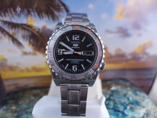 SEIKO SPORTS 70 ブラックダイヤル Vintage Seiko 5 Sports 100m Mechanical Automatic Black Dial
