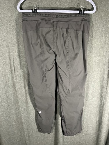Lululemon Jogger Womens Size 8 Green Dance Studio Stretch Lightweight Mid Rise - Picture 8 of 10