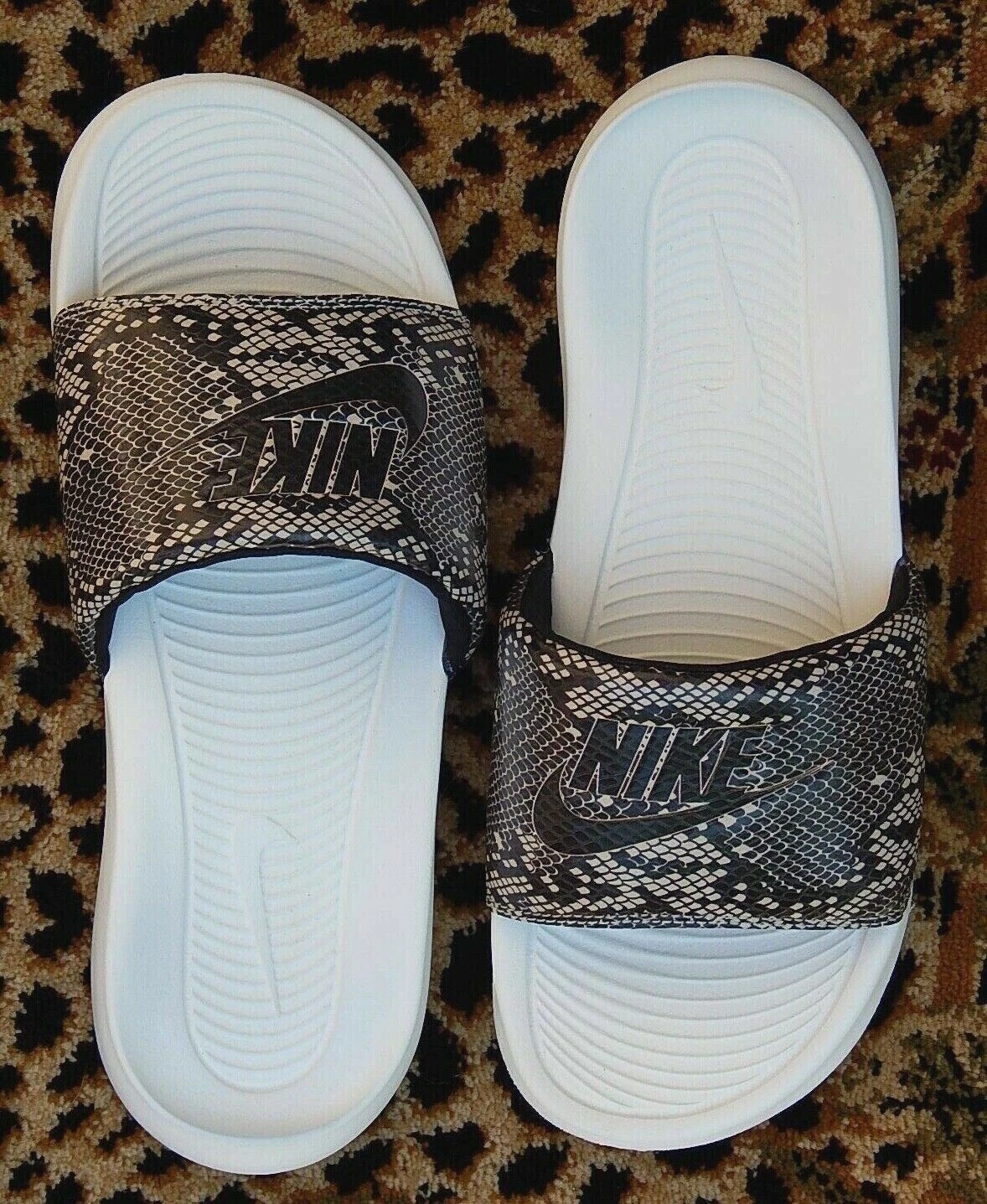 Nike Women's Slide Victori One Snakeskin Print Sports Sandals sz 9 NEW AUTHENTIC