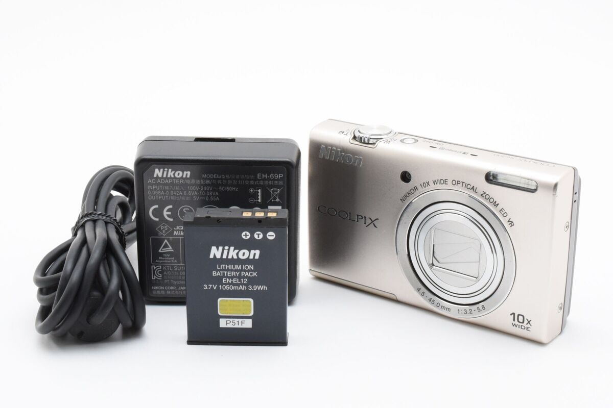 Nikon COOLPIX S6200 16.0MP Compact Digital Camera Silver Nikon COOLPIX S6200 16.0MP Compact Digital Camera Silver