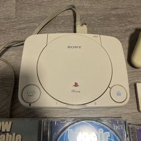Sony PlayStation One PS1 Console SCPH-9002 Controller Cables Memory Card 5 Games