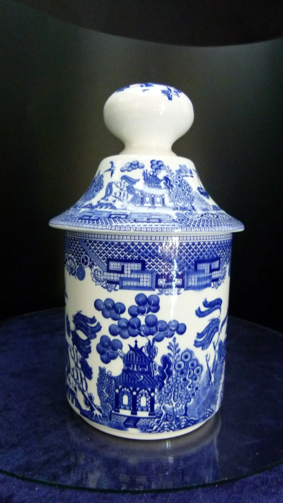 Progression Spain willow pattern lidded spice jar, free delivery