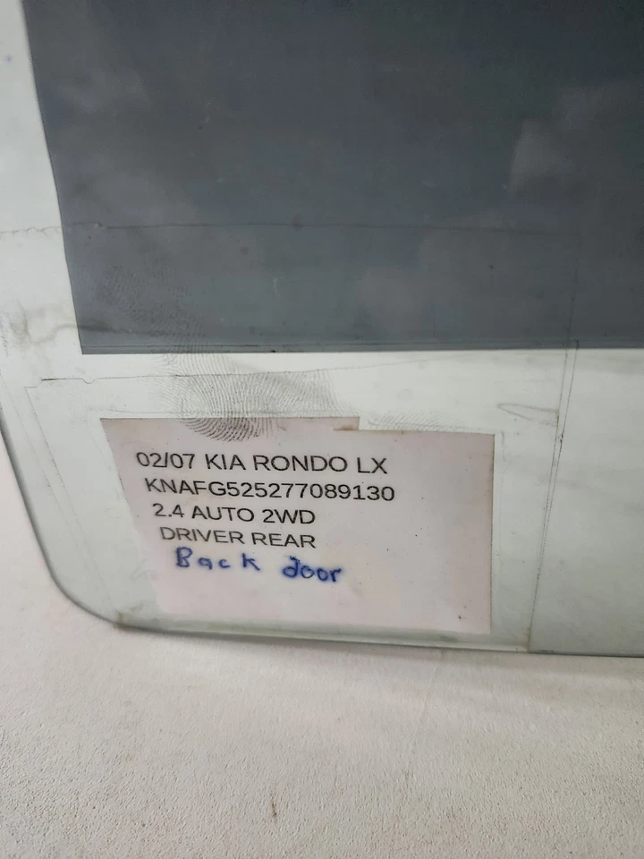 Kia Rondo LX 2007-2011 4 puertas, L. puerta trasera conductor solo vidrio tintado. OEM Foto 4 de 4