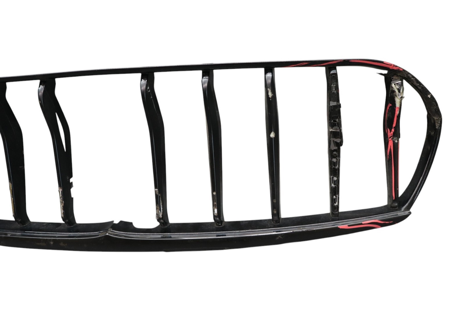 14-18 Maserati Ghibli Front Center Lower Bumper Grille 673008187 Oem DAMAGED
