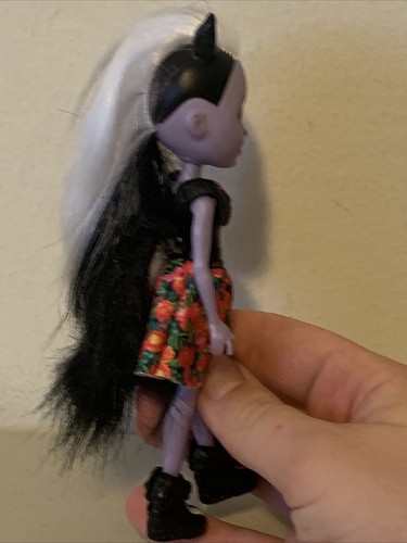 Enchantimals Sage Skunk 6.5" Doll in Original Outfit - Picture 2 of 5