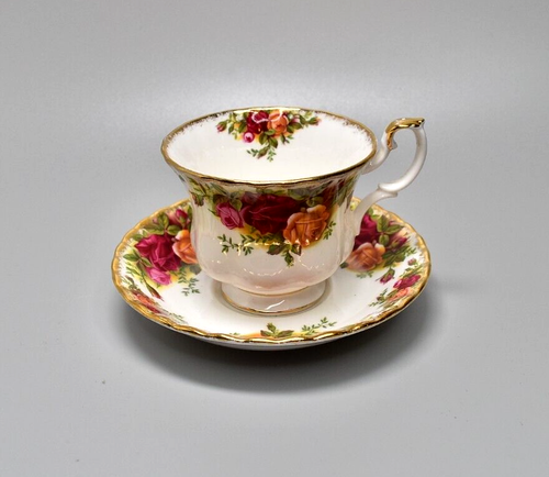 Royal Albert "Old Country Roses" Vintage Cup & Saucer - 第 1/5 張圖片