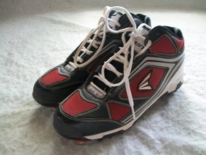 easton baseball shoes