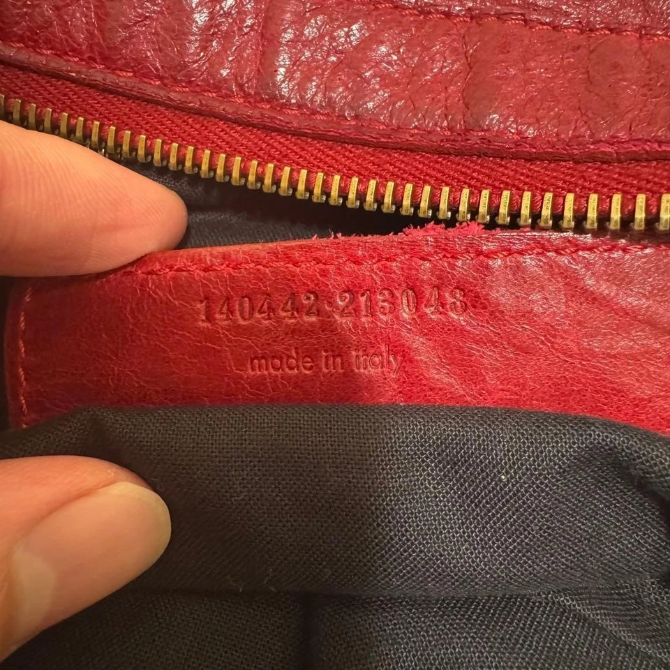 Bolsa de ombro Balenciaga The Day couro borgonha usada couro macio leve rara!! - Imagem 3 de 4