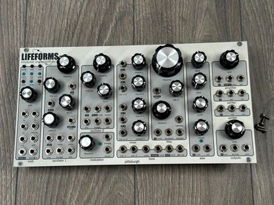 Pittsburgh Modular Lifeforms SV-1 Eurorack Synthesizer Modul mit Stromkabel