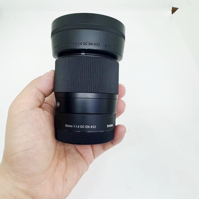 【MINT】Sigma 30mm f/1.4 Sony E-Mount -  F1.4 Large Aperture APS-C Prime Lens