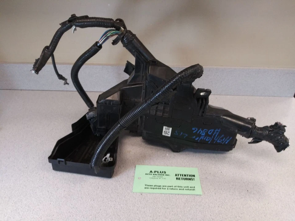 Toyota Highlander 2021 OEM caja de fusibles motor 3,5 L lado del conductor se adapta a 20-24 Foto 4 de 4