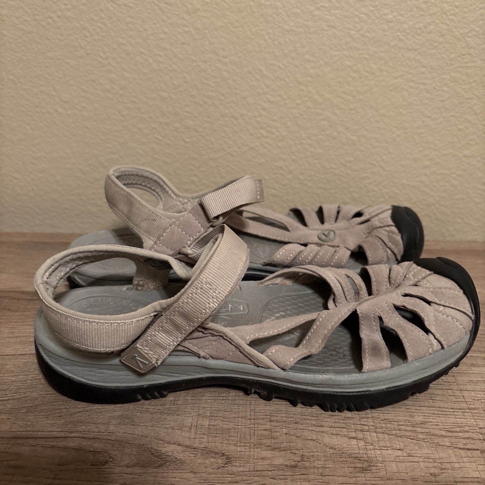 Sandali donna KEEN rosa comodi 10 punta chiusa imbracatura posteriore sentieri escursionismo Gorpcore