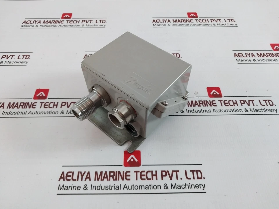 DANFOSS EMP 2 Pressure Transmitter 4-20MA 24VDC IP67 0-6BAR 084G2107 3334 - Image 3 of 4